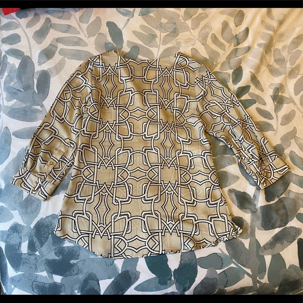Patterned Blouse - Picture 4 of 5